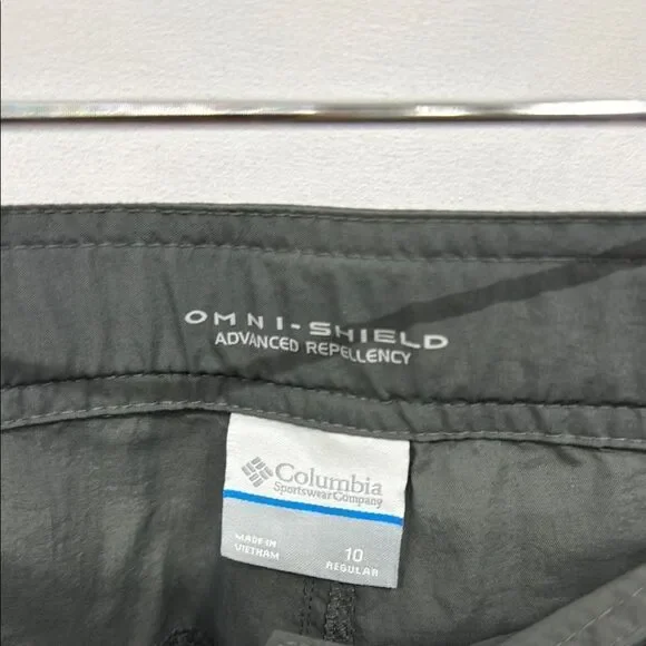 Columbia Gray Cargo Pants with Adjustable Waistband and Straight Leg - Picture 3 of 5